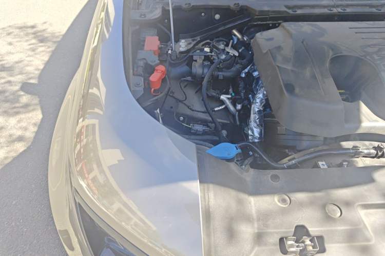 Used Land Rover Defender 2023 Facelift 110 3.0T P400 X-DYNAMIC HSE Engine Bay Right