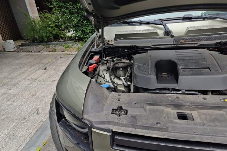 Used Land Rover Defender 2023 110 3.0T P400 X-DYNAMIC HSE Engine Bay Right