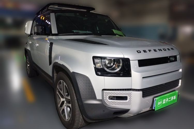 Used Land Rover Defender 2023 Facelift 110 3.0T P400 Dark Edition Front Right 45 Deg