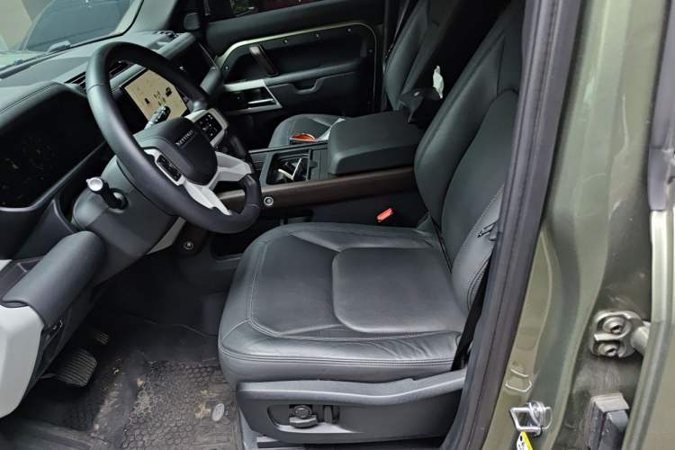 Used Land Rover Defender 2023 110 3.0T P400 X-DYNAMIC HSE Left Front Seat
