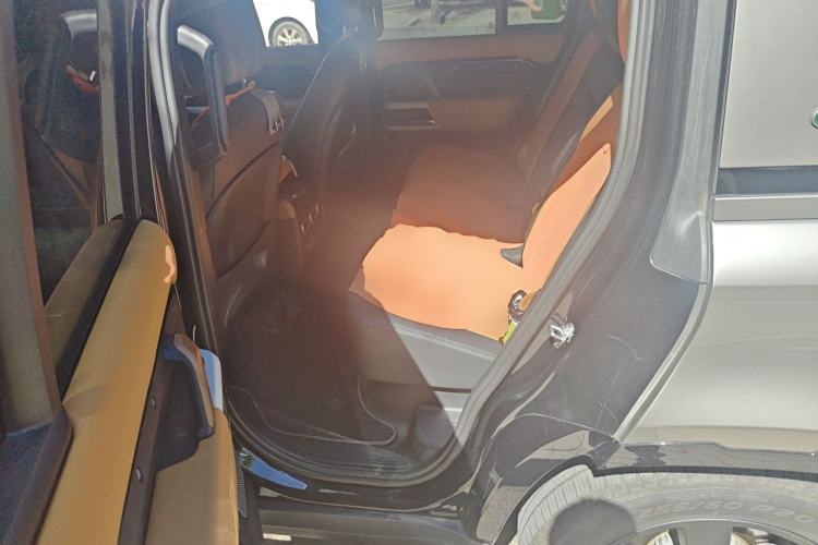 Used Land Rover Defender 2023 Facelift 110 3.0T P400 X-DYNAMIC HSE Left Rear Seat
