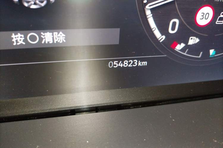 Used Land Rover Defender 2023 Facelift 110 3.0T P400 Dark Edition Odometer Close Up