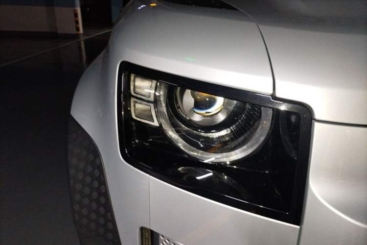 Used Land Rover Defender 2023 Facelift 110 3.0T P400 Dark Edition Right Front Headlight