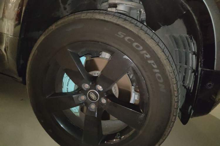 Used Land Rover Defender 2023 110 3.0T P400 X-DYNAMIC HSE Right Front Wheel Hub