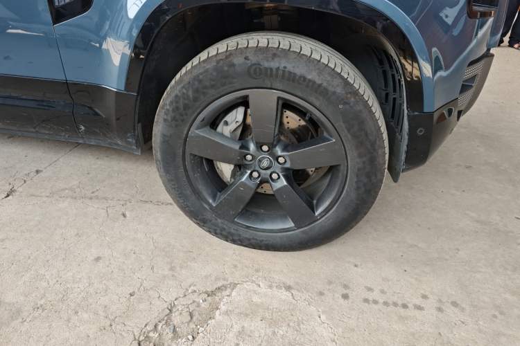 Used Land Rover Defender 2023 Facelift 110 3.0T P400 X-DYNAMIC HSE Right Front Wheel Hub