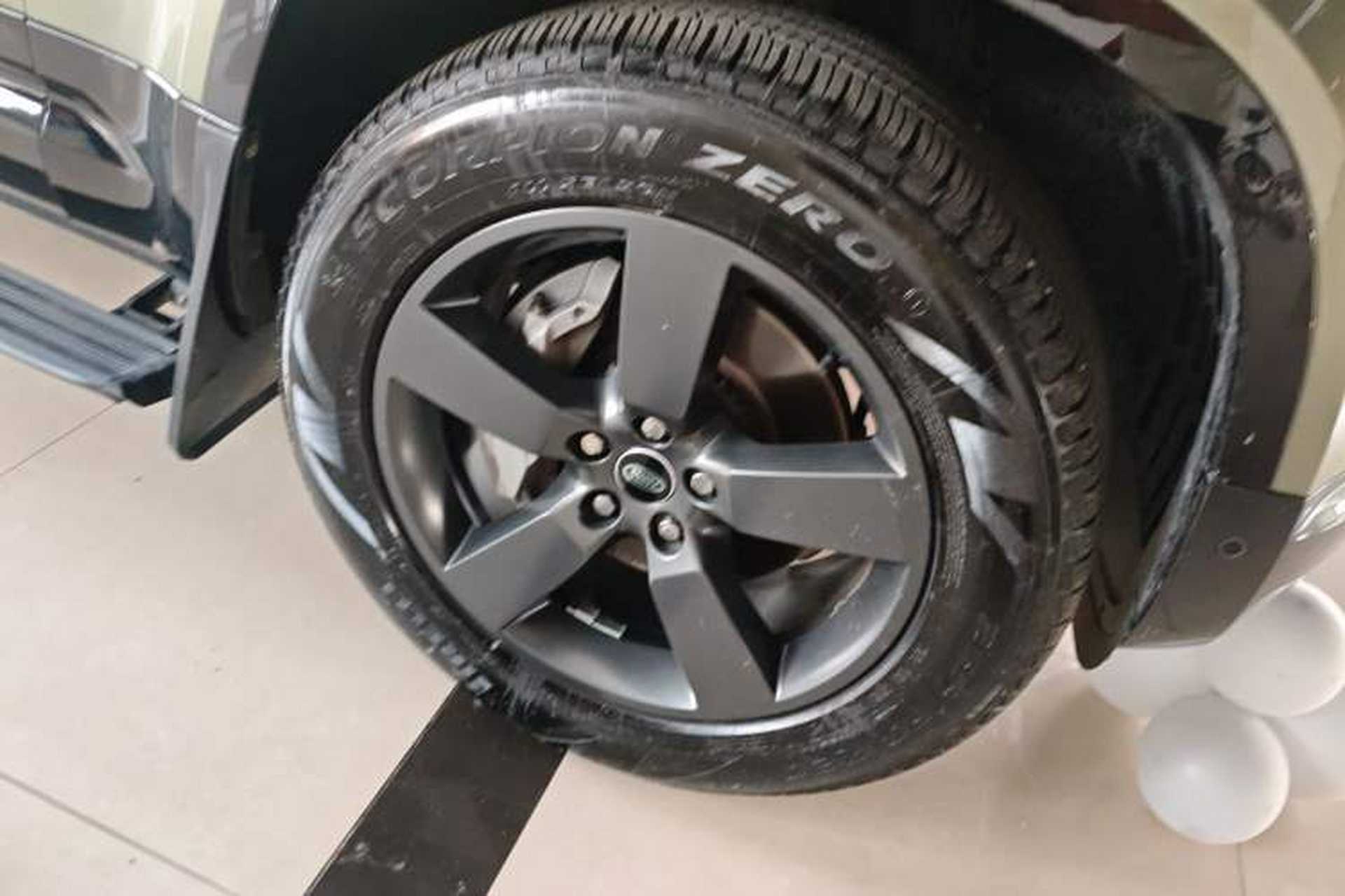 Used Land Rover Defender 2023 Facelift 110 3.0T P400 X-DYNAMIC HSE Right Front Wheel Hub