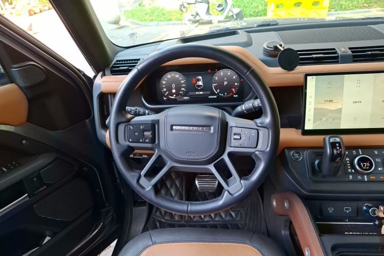 Used Land Rover Defender 2023 Facelift 110 3.0T P400 X Steering Wheel