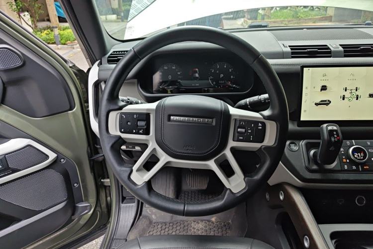 Used Land Rover Defender 2023 110 3.0T P400 X-DYNAMIC HSE Steering Wheel