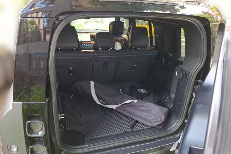 Used Land Rover Defender 2023 Facelift 110 3.0T P400 X Trunk