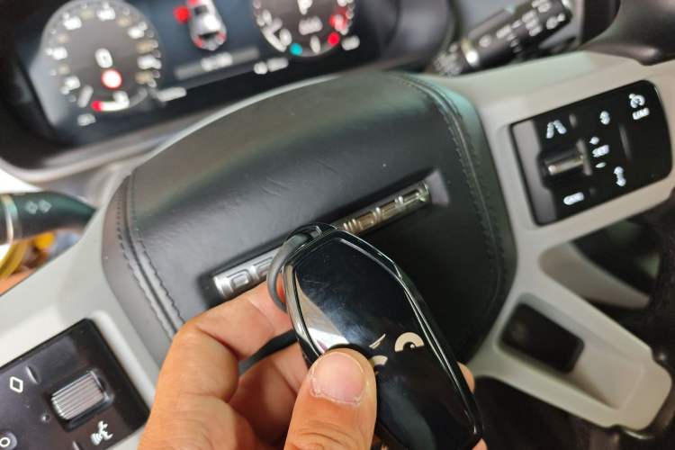 Used Land Rover Defender 2023 Facelift 110 3.0T P400 X-DYNAMIC HSE Vehicle Key
