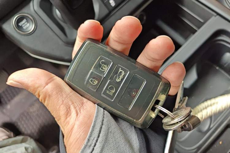 Used Land Rover Defender 2023 110 3.0T P400 X-DYNAMIC HSE Vehicle Key