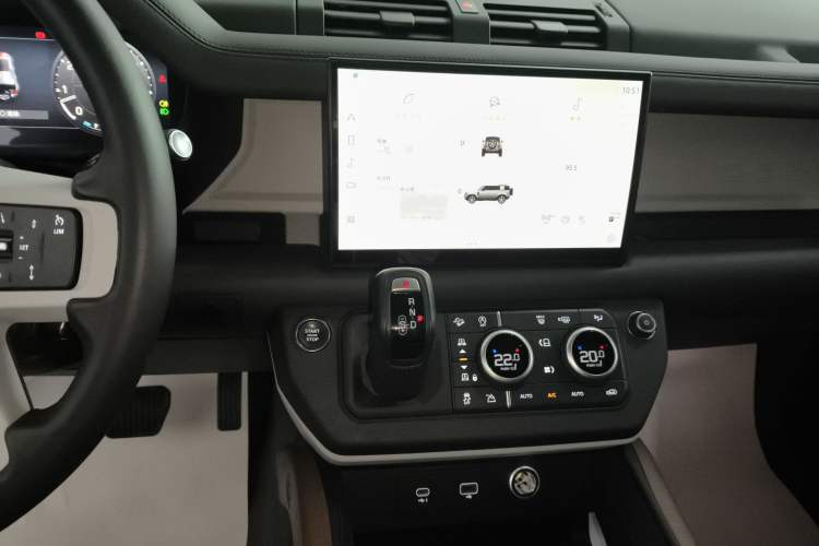 Used Land Rover Defender 2023 Facelift 110 3.0T P400 X-DYNAMIC HSE Audio And AC Panel
