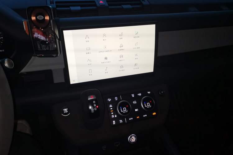 Used Land Rover Defender  Audio And AC Panel