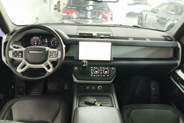 Used Land Rover Defender 2023 Facelift 110 3.0T P400 X-DYNAMIC HSE Center Console