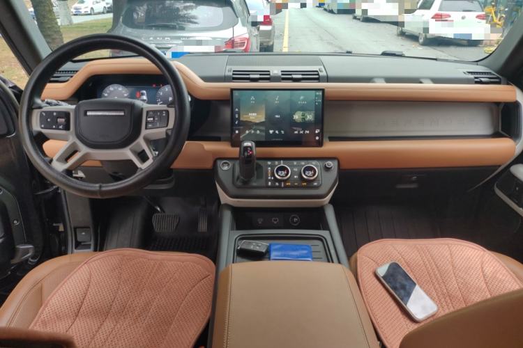 Used Land Rover Defender 2023 Facelift 110 3.0T P400 X-DYNAMIC HSE Center Console