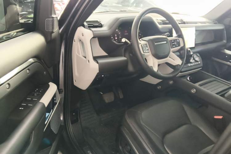 Used Land Rover Defender 2023 Facelift 110 3.0T P400 X-DYNAMIC HSE Driver Seat