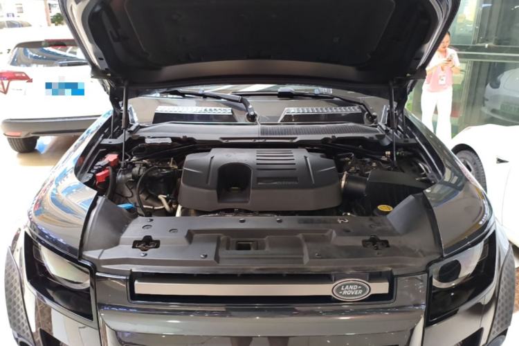 Used Land Rover Defender 2023 Facelift 110 3.0T P400 X-DYNAMIC HSE Engine Bay