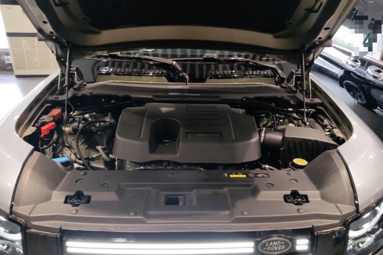 Used Land Rover Defender 2023 Facelift 110 3.0T P400 X-DYNAMIC HSE Engine Bay