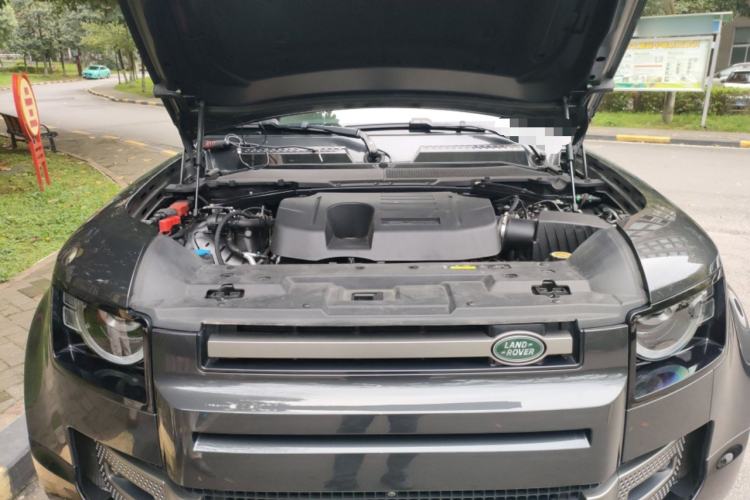 Used Land Rover Defender 2023 Facelift 110 3.0T P400 X-DYNAMIC HSE Engine Bay