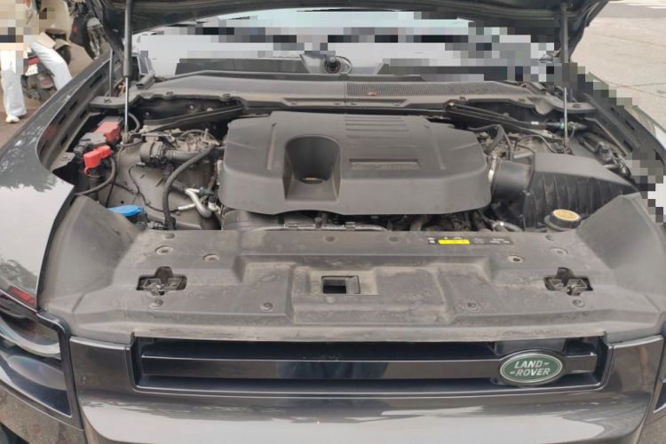 Used Land Rover Defender 2023 Facelift 110 3.0T P400 X-DYNAMIC HSE Engine Bay