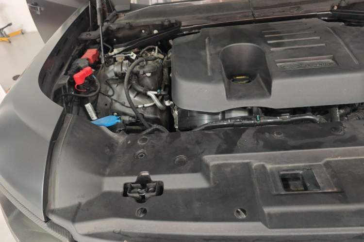 Used Land Rover Defender 2023 110 3.0T P400 X-DYNAMIC HSE Engine Bay Right