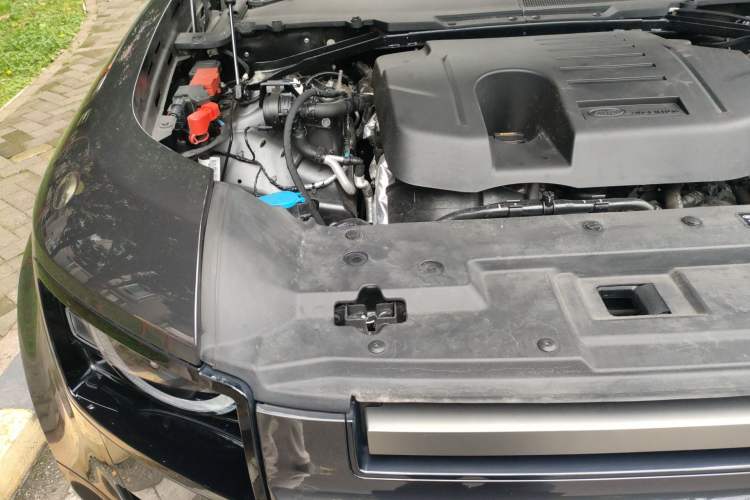 Used Land Rover Defender 2023 Facelift 110 3.0T P400 X-DYNAMIC HSE Engine Bay Right