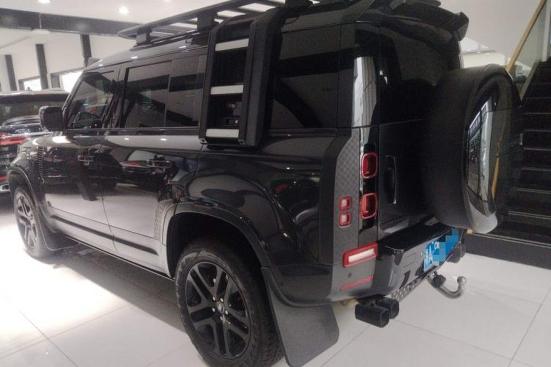 Used Land Rover Defender 2023 Facelift 110 3.0T P400 Dark Edition Exterior 3