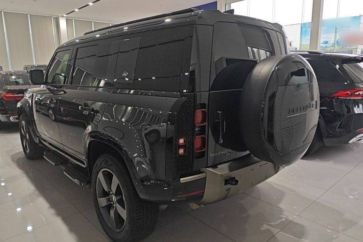 Used Land Rover Defender 2023 Facelift 110 3.0T P400 X-DYNAMIC HSE Exterior 4