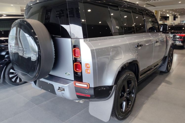 Used Land Rover Defender 2023 Facelift 110 3.0T P400 X-DYNAMIC HSE Exterior 5