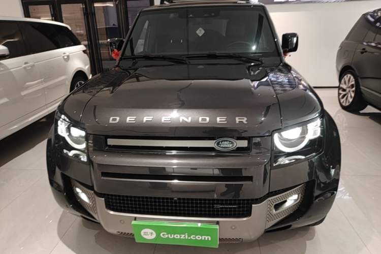 Used Land Rover Defender 2023 Facelift 110 3.0T P400 X-DYNAMIC HSE Front