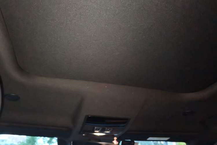 Used Land Rover Defender  Headliner
