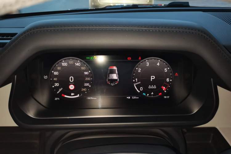 Used Land Rover Defender  Instrument Cluster