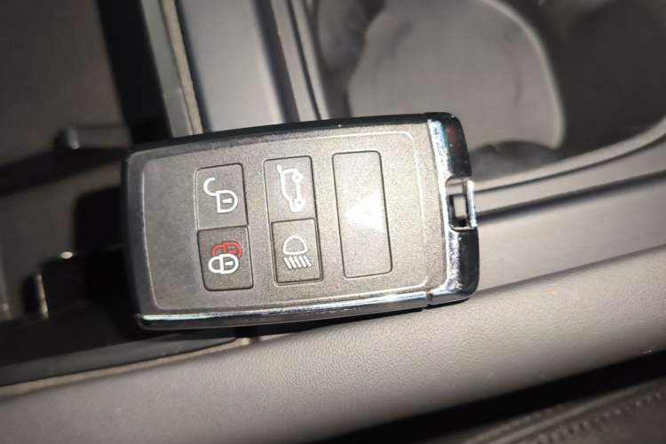Used Land Rover Defender 2023 Facelift 110 3.0T P400 X-DYNAMIC HSE Interior 1