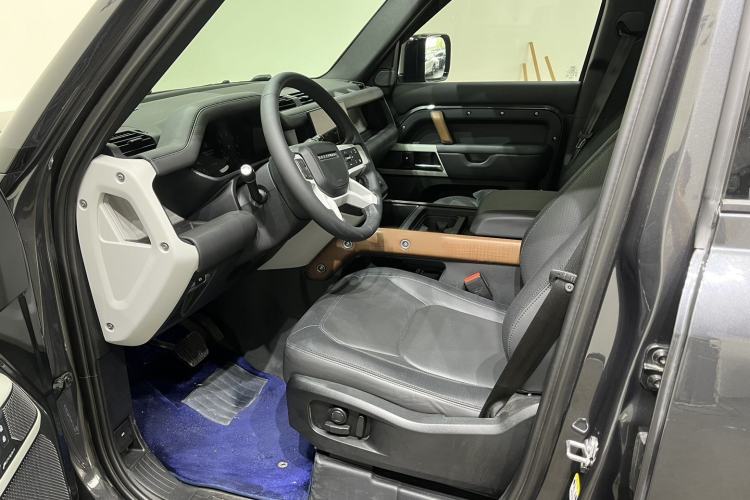 Used Land Rover Defender 2023 Facelift 110 3.0T P400 X-DYNAMIC HSE Interior 1