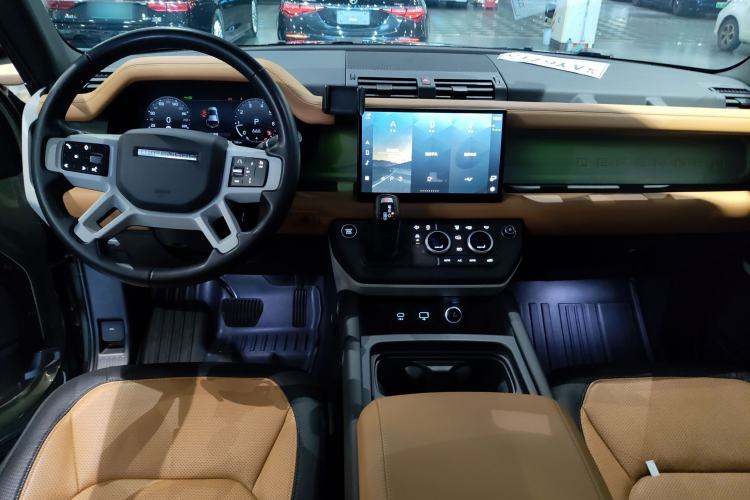 Used Land Rover Defender 2023 Facelift 110 3.0T P400 X-DYNAMIC HSE Interior 2