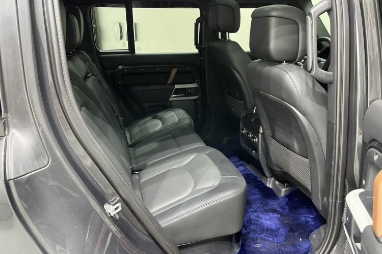 Used Land Rover Defender 2023 Facelift 110 3.0T P400 X-DYNAMIC HSE Interior 2