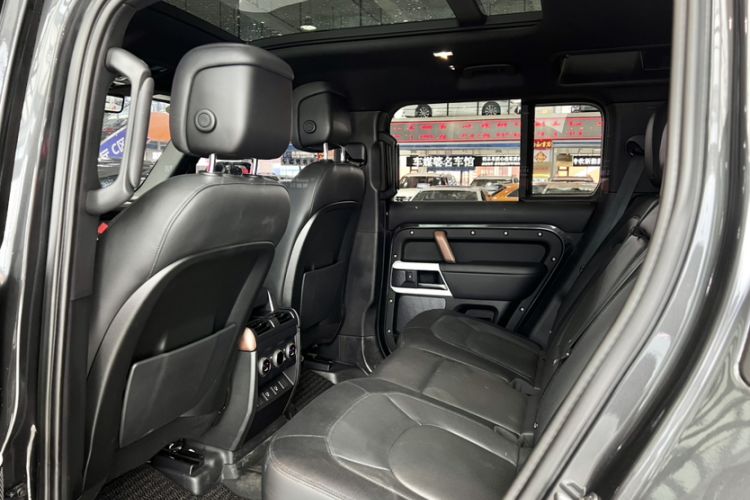 Used Land Rover Defender 2023 110 3.0T P400 X-DYNAMIC HSE Interior 3