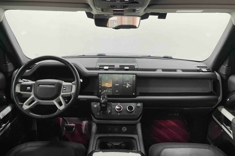 Used Land Rover Defender 2023 Facelift 110 3.0T P400 X-DYNAMIC HSE Interior 3