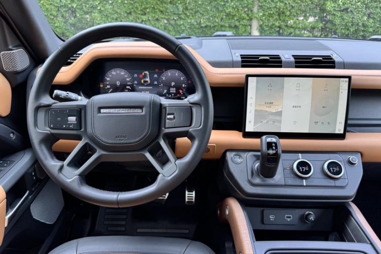Used Land Rover Defender 2023 130 3.0T P400 X Interior 4