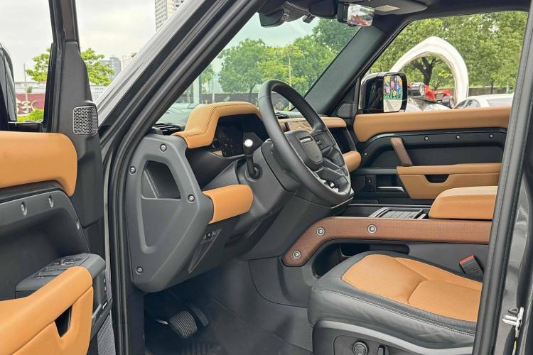 Used Land Rover Defender 2023 110 3.0T P400 X-DYNAMIC HSE Interior 5