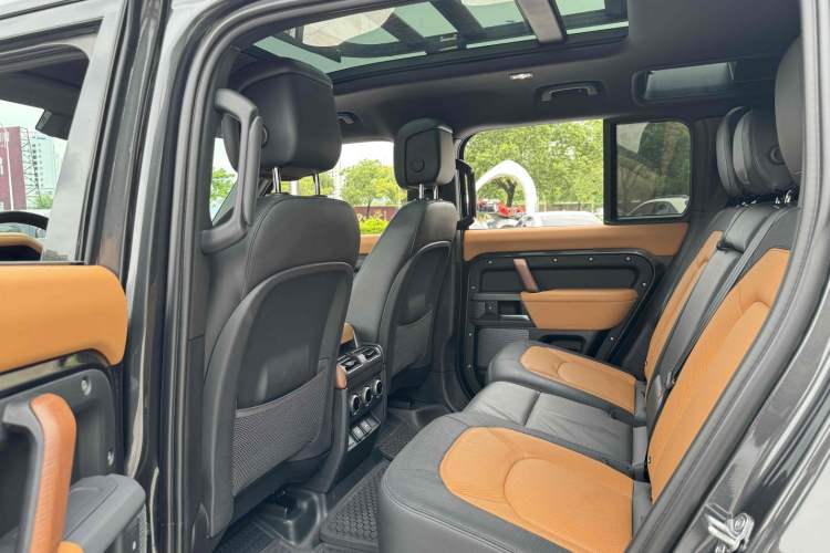 Used Land Rover Defender 2023 110 3.0T P400 X-DYNAMIC HSE Interior 6