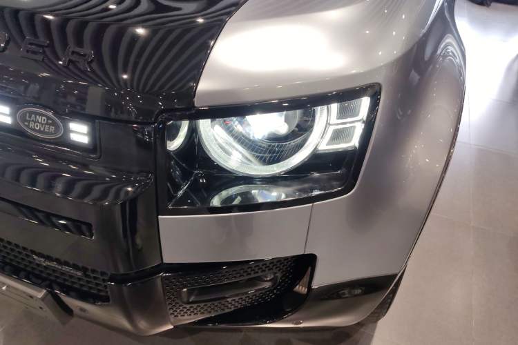 Used Land Rover Defender 2023 Facelift 110 3.0T P400 X-DYNAMIC HSE Left Front Headlight