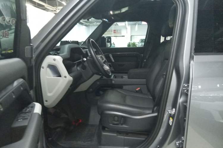 Used Land Rover Defender 2023 Facelift 110 3.0T P400 X-DYNAMIC HSE Left Front Seat