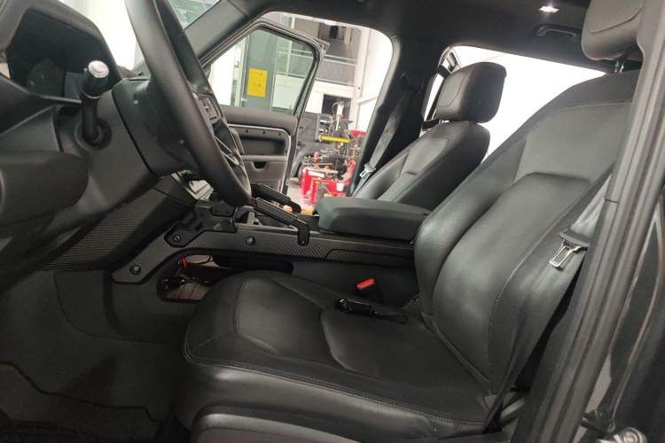 Used Land Rover Defender 2023 110 3.0T P400 X-DYNAMIC HSE Left Front Seat