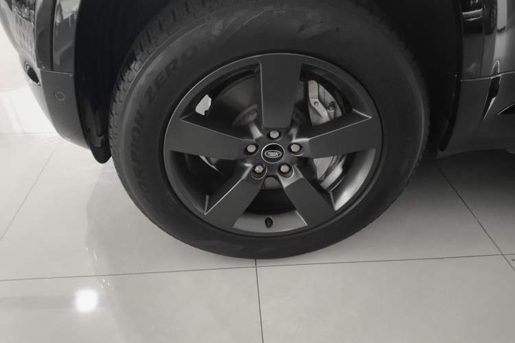 Used Land Rover Defender 2023 Facelift 110 3.0T P400 X-DYNAMIC HSE Left Front Wheel Hub