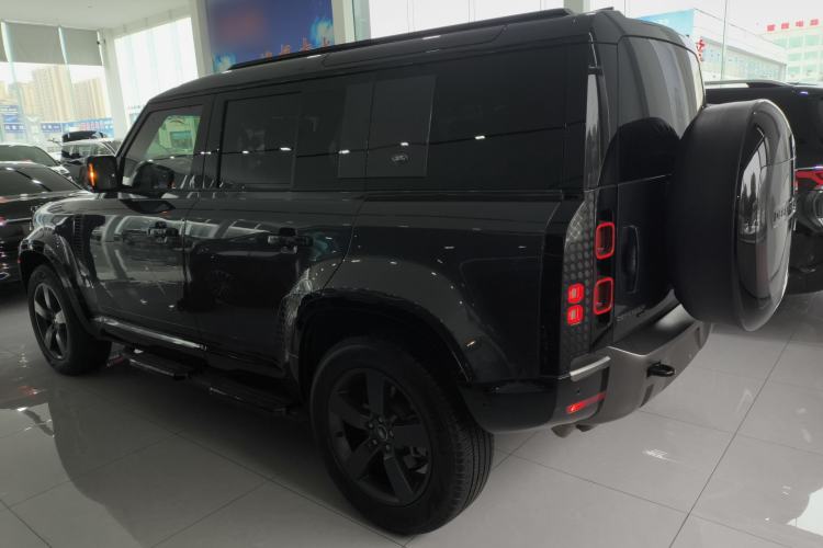 Used Land Rover Defender 2023 Facelift 110 3.0T P400 X-DYNAMIC HSE Left Side