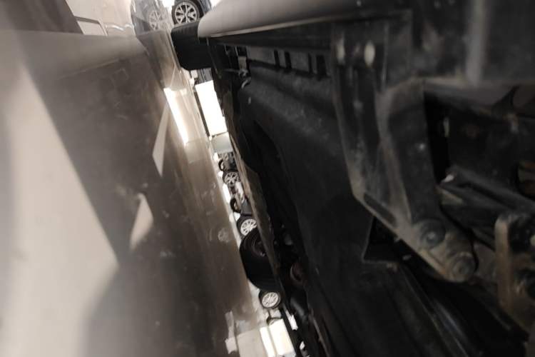 Used Land Rover Defender 2023 Facelift 110 3.0T P400 X-DYNAMIC HSE Left Side Sill