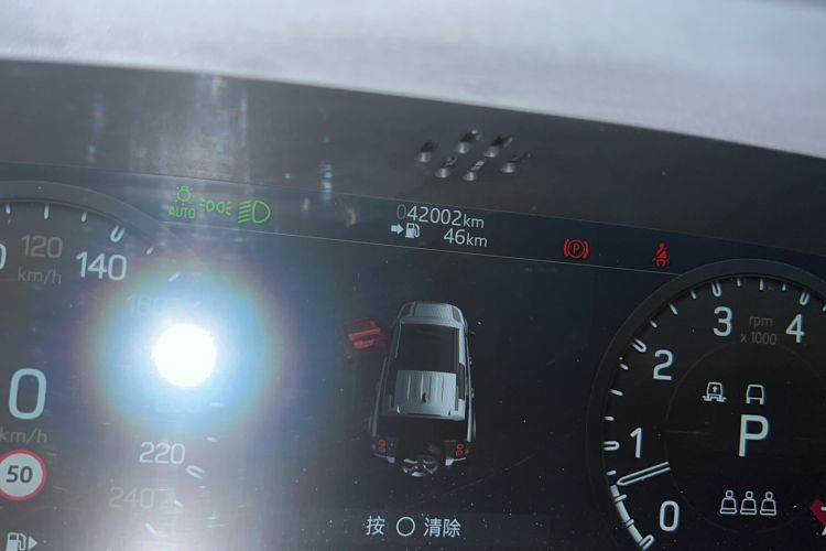 Used Land Rover Defender 2023 110 3.0T P400 X-DYNAMIC HSE Odometer Close Up