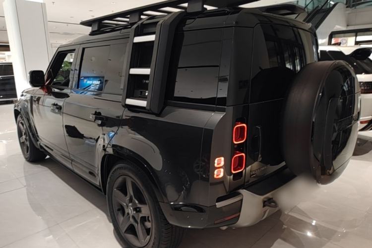 Used Land Rover Defender 2023 Facelift 110 3.0T P400 X-DYNAMIC HSE Rear Left 45 Deg