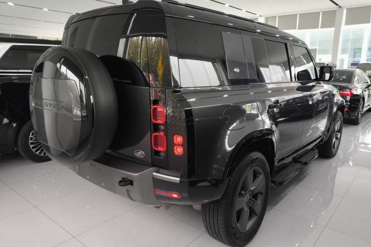 Used Land Rover Defender 2023 Facelift 110 3.0T P400 X-DYNAMIC HSE Rear Right 45 Deg